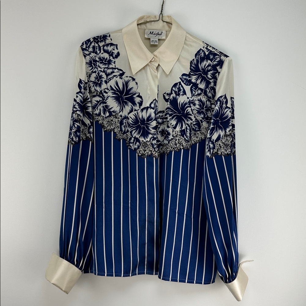Misho Navy and Cream Floral Striped Blouse
100% silk
Perfect condition